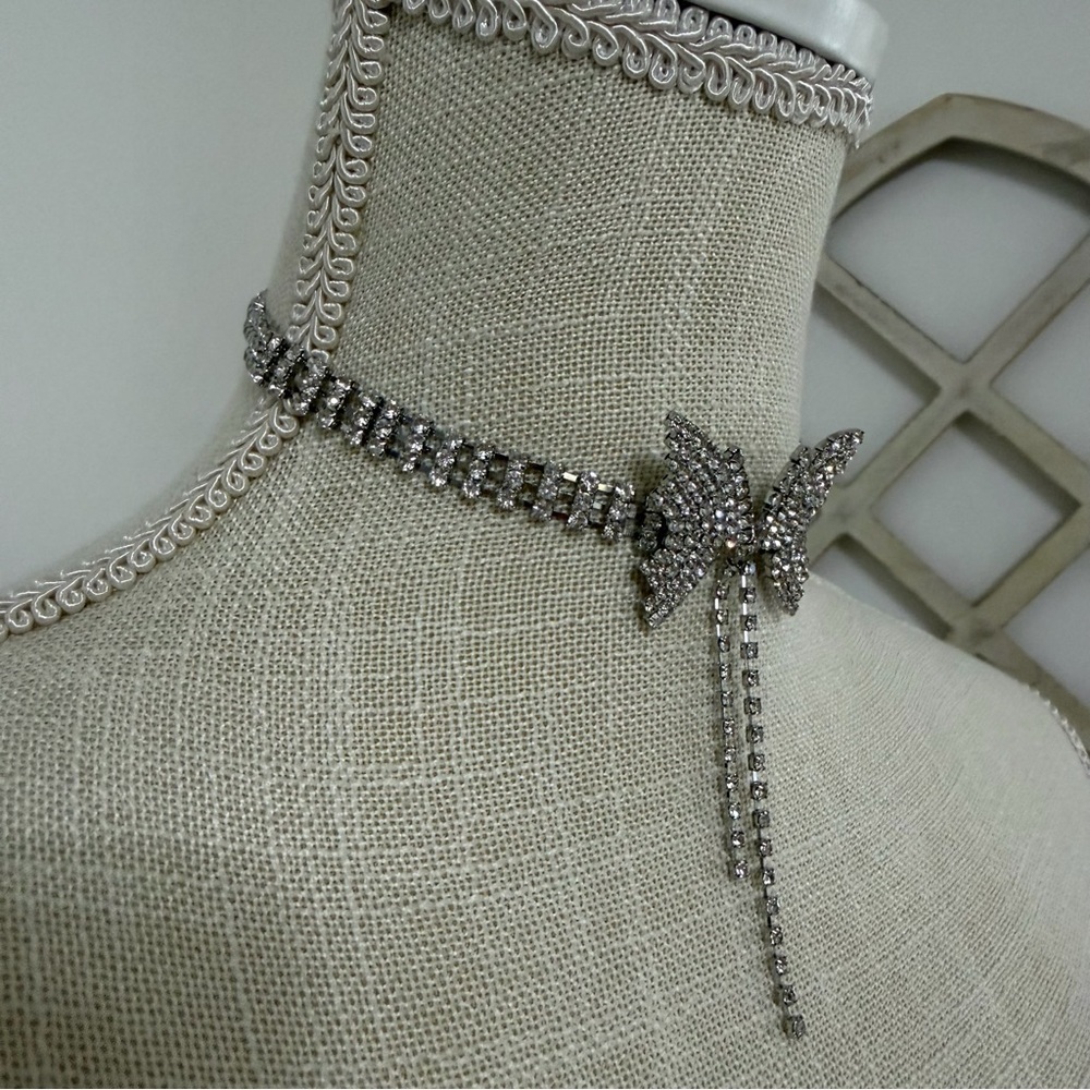 Butterfly Silver Toned Rhinestones Choker - Picture 3 of 9